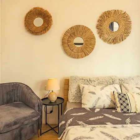 Homestay Chat-Self Check,Kitchen,Free Laundry-2